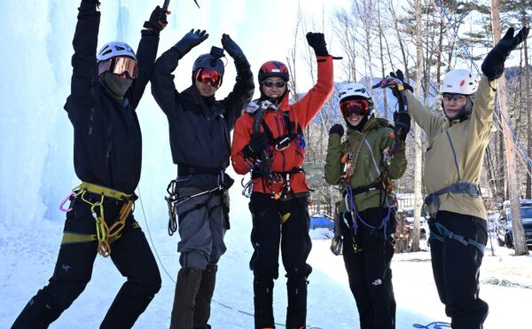 アイス合宿の第2弾は、岩根山荘のアイスツリー