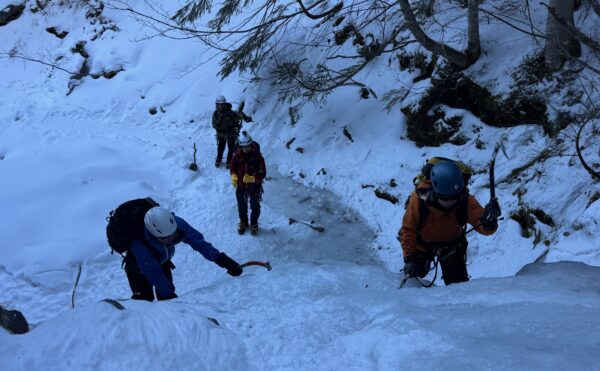 冬合宿とは別にアイス合宿を計画。八ヶ岳の広河原沢へ